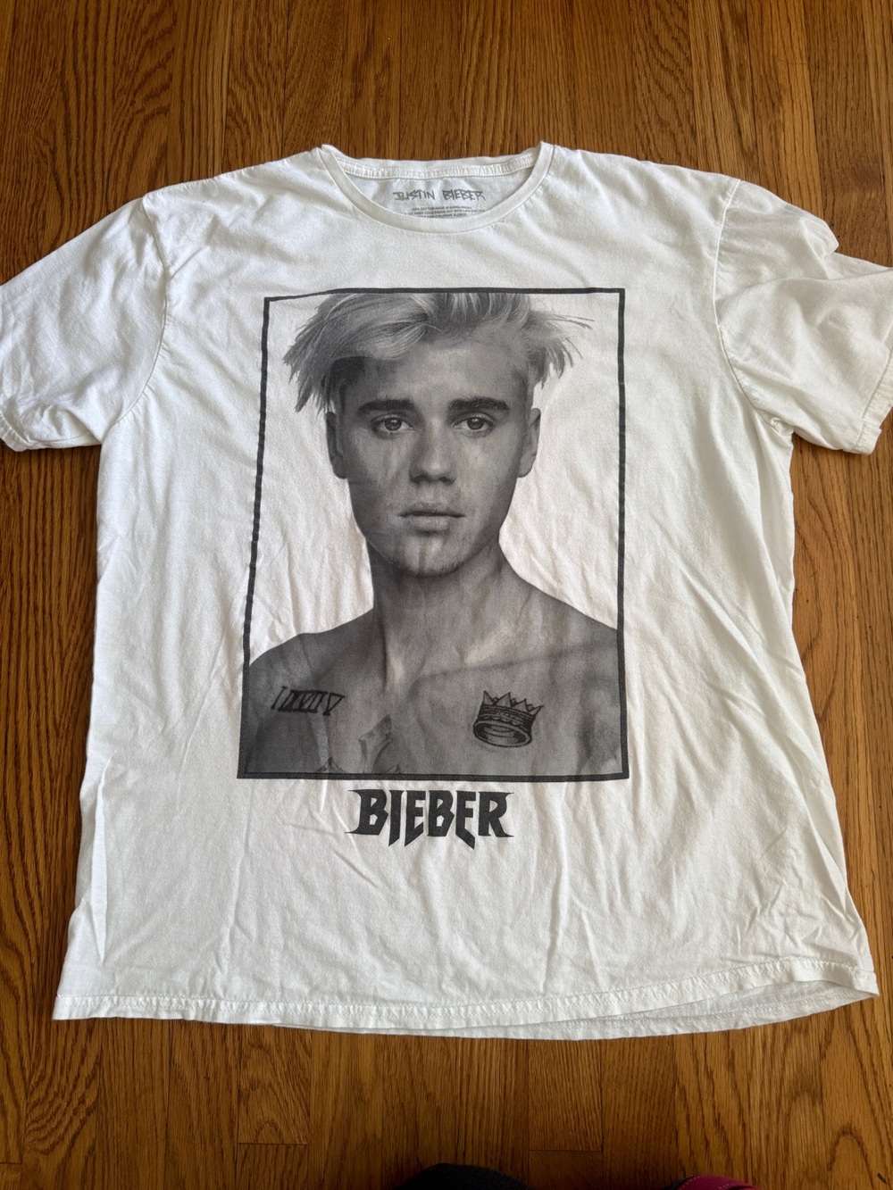 Justin Bieber portrait tour tshirt XL